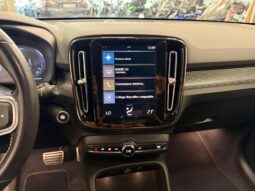 VOLVO XC40 pieno
