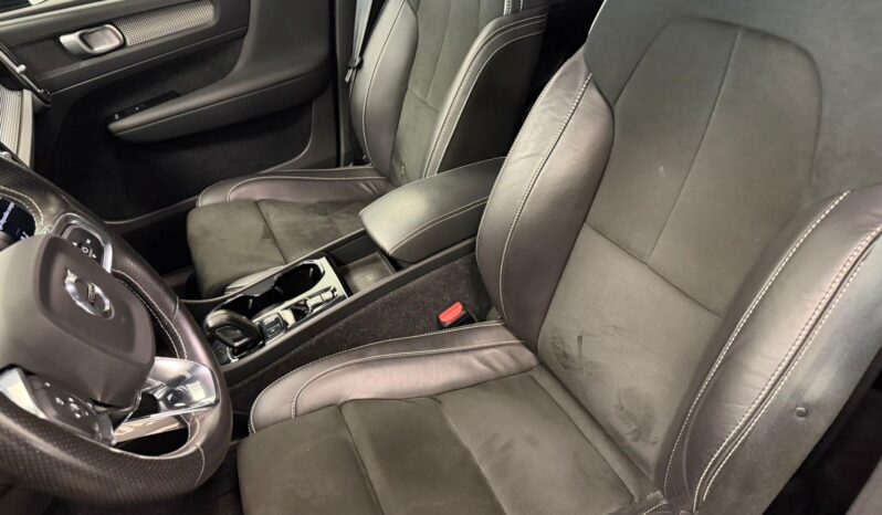 VOLVO XC40 pieno