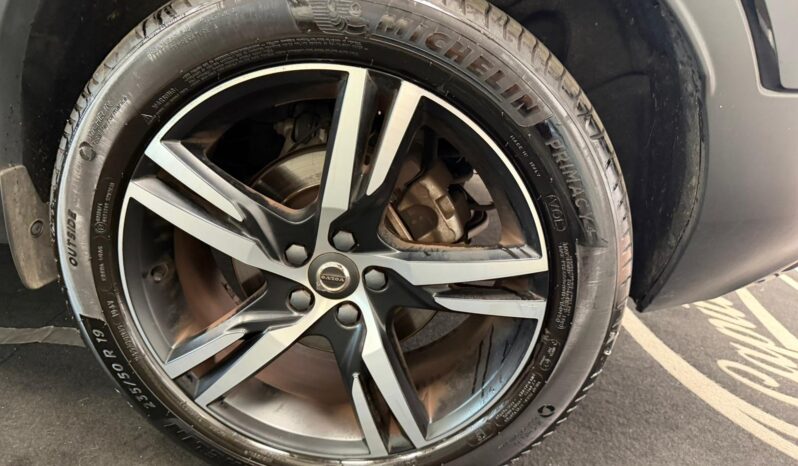 VOLVO XC40 pieno