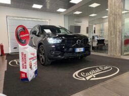 VOLVO XC40 pieno