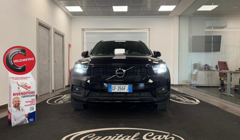 VOLVO XC40 pieno