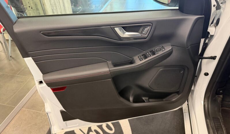 FORD KUGA 2.0D AWD ST-LINE pieno