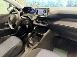 PEUGEOT 208 pieno