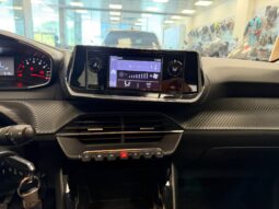 PEUGEOT 208 pieno