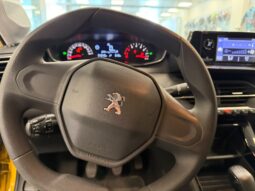 PEUGEOT 208 pieno