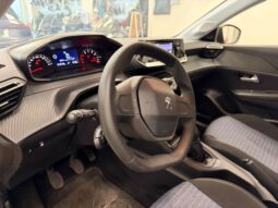 PEUGEOT 208 pieno